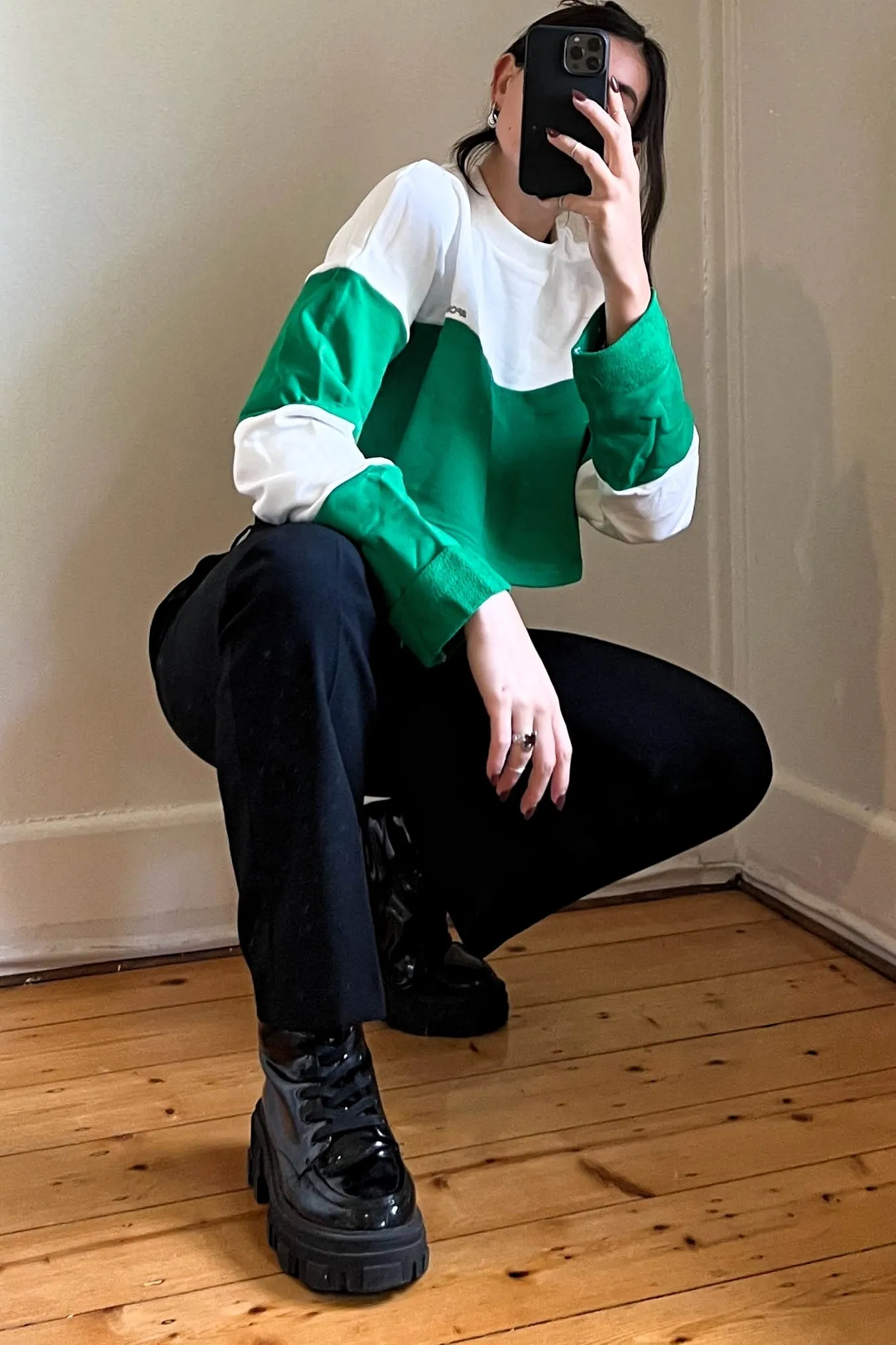 ATOIR SPORTS CLUB Womens Team Player Crop Jumper - White & Kelly Green
