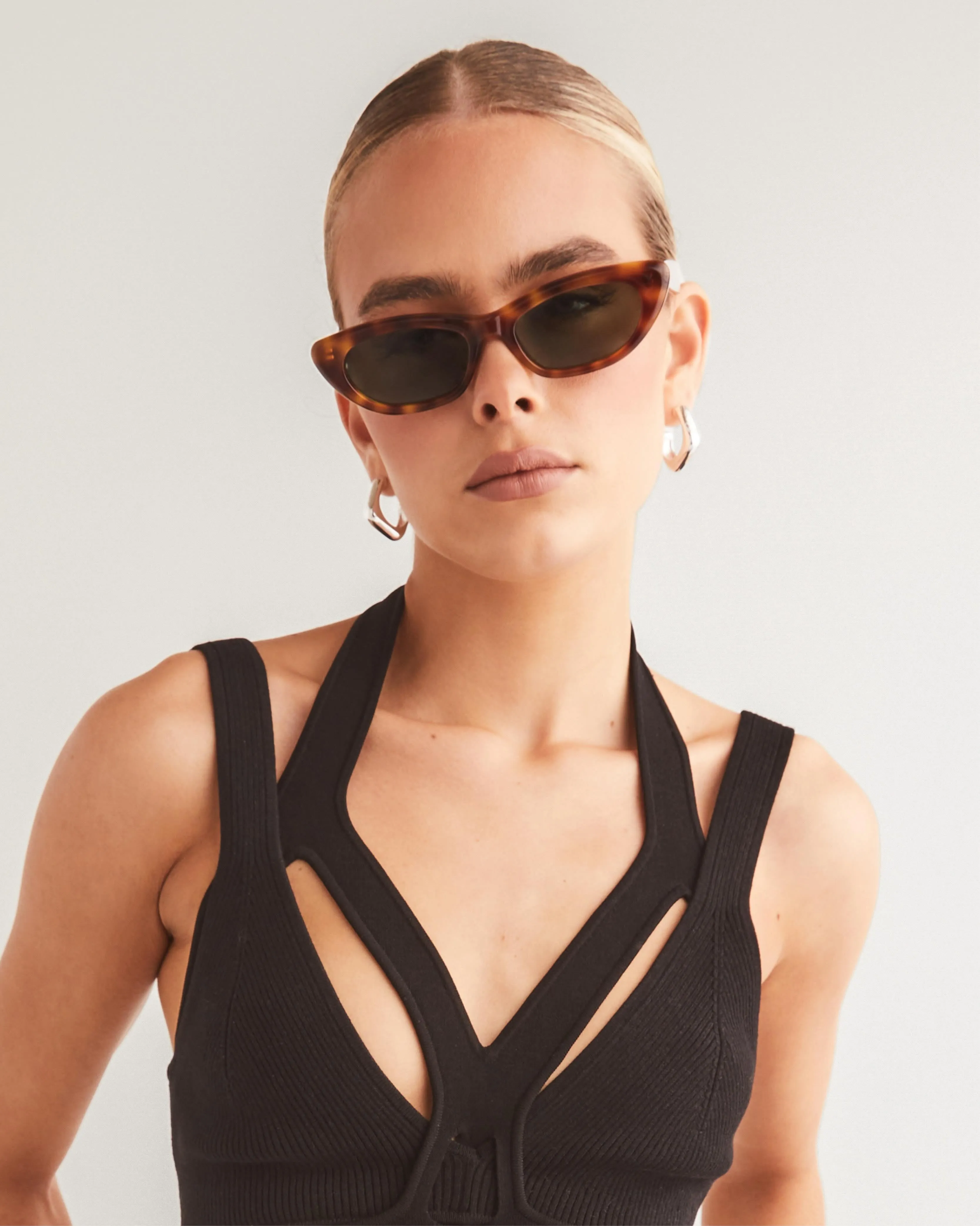 BANBE EYEWEAR Womens The Caroline Polarised Sunglasses - Hazel Tort- Green
