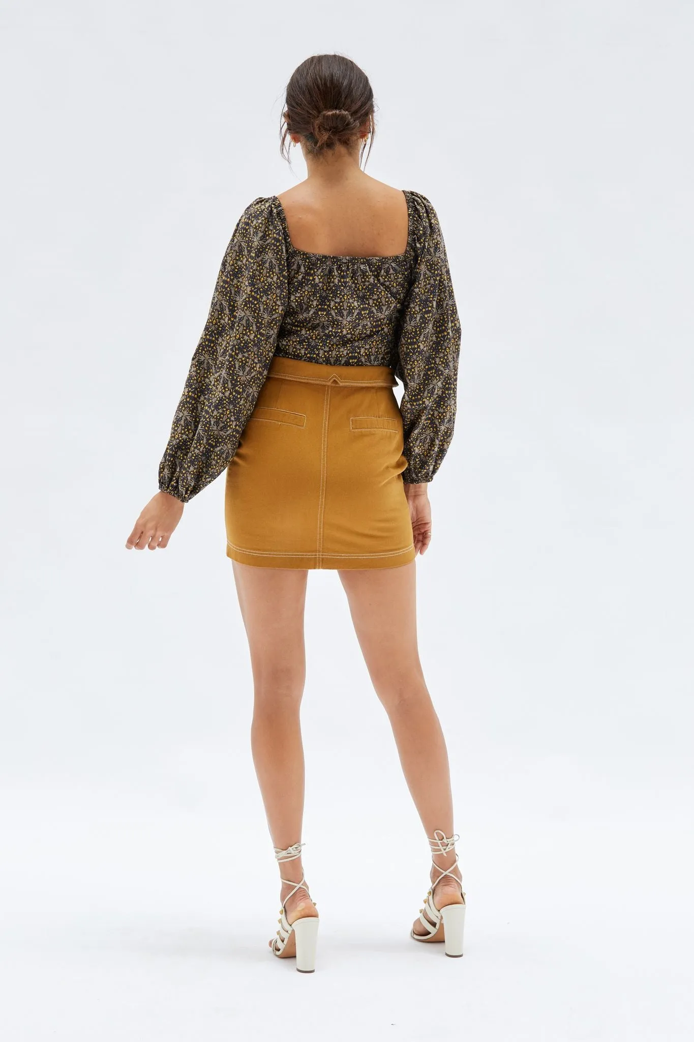 MINKPINK Womens Yasamin Puff Sleeve Top - Black/Gold