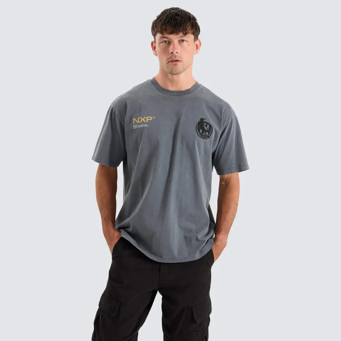 NENA & PASADENA  AFL Mens Collingwood Magpies Box Fit Tee Shirt - Pigment Charcoal