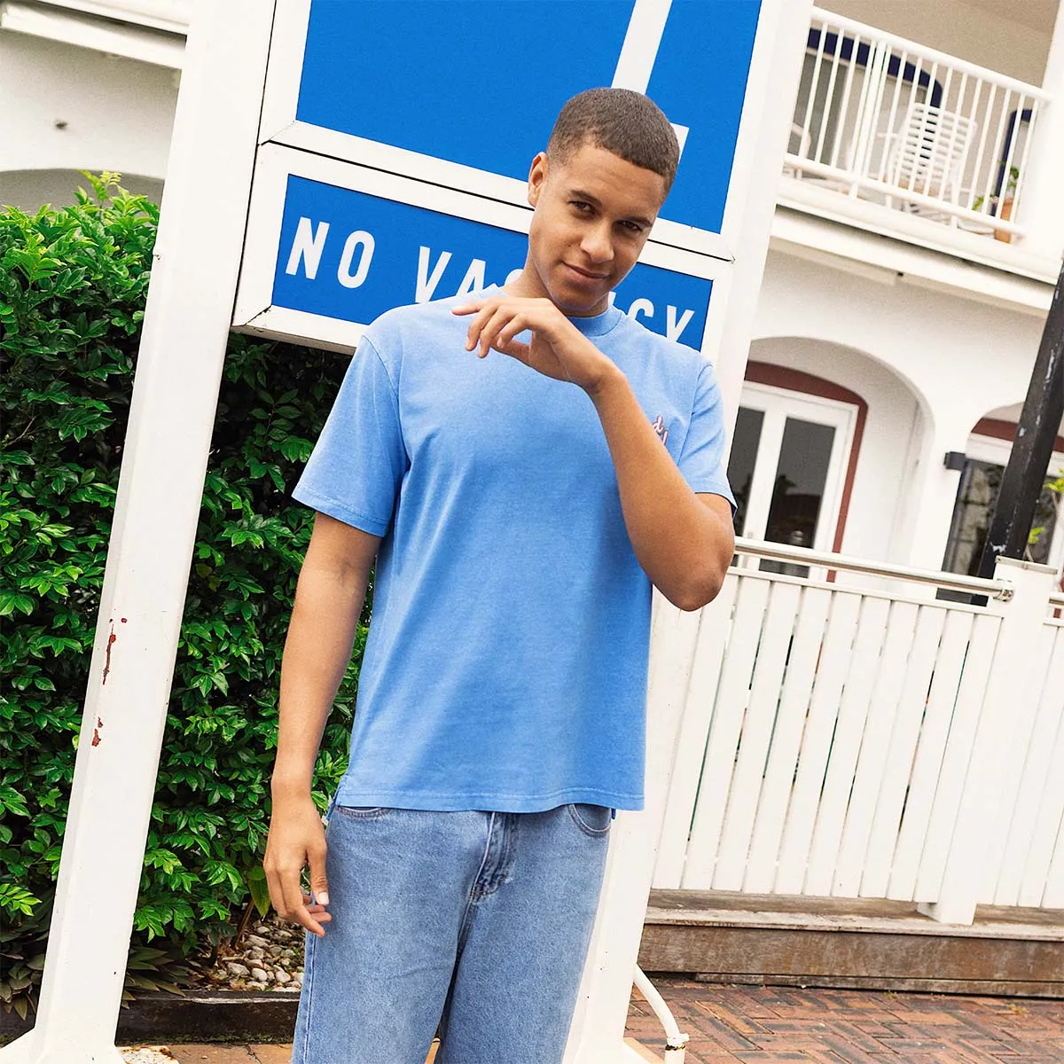 SKWOSH CLUB Mens Good Egg Regular Tee - Washed Blue